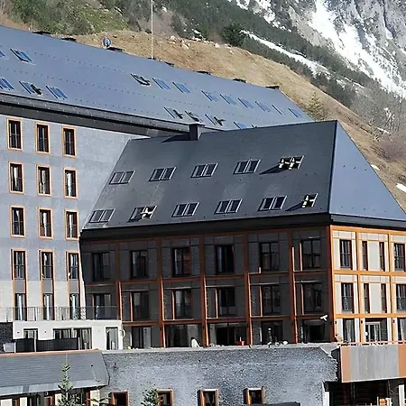 Mim Baqueira Member Of Melia Collection